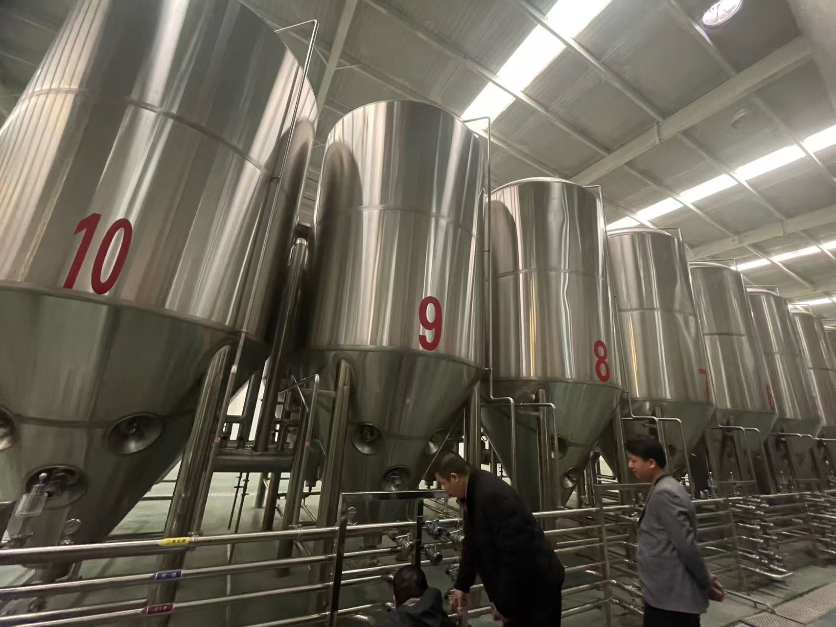 环江精酿啤酒设备厂—平面布置、设备设计、制造、调试、培训等一条龙服务